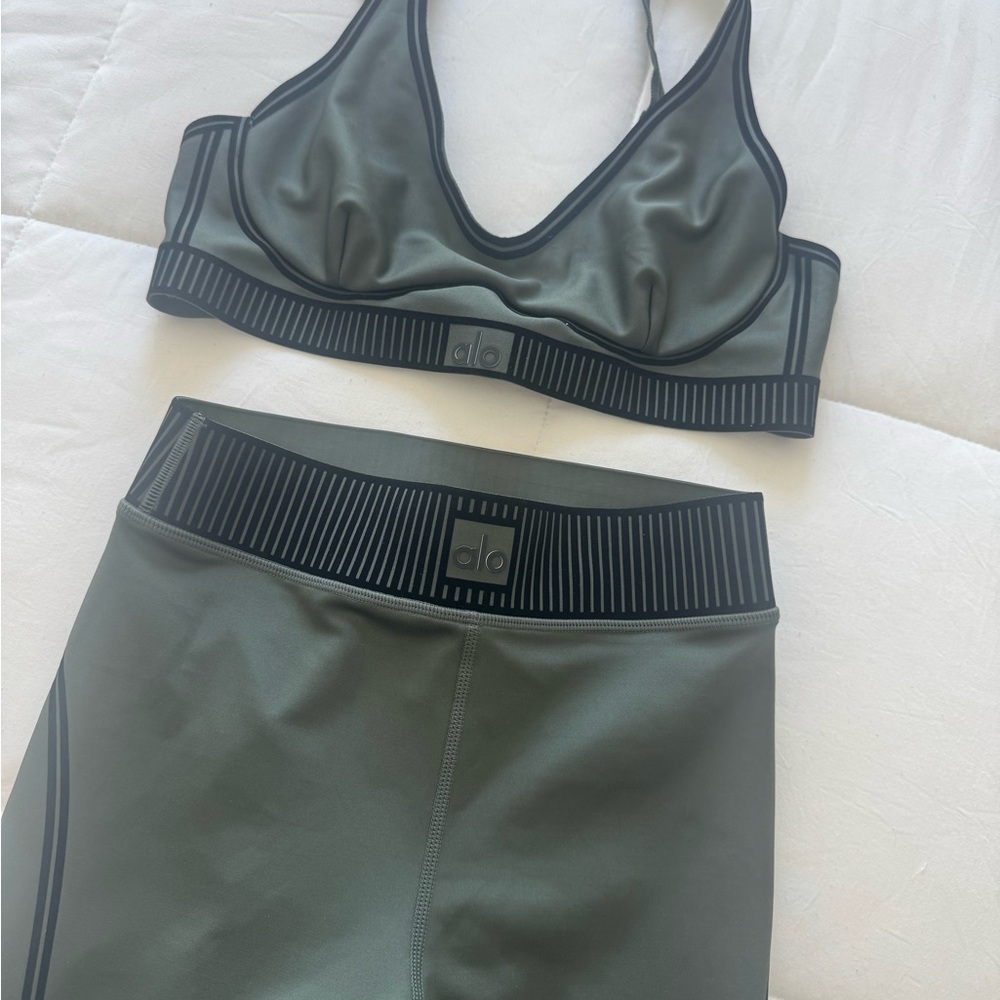 ALO Yoga Green Racerback Sports Bra & leggings SET